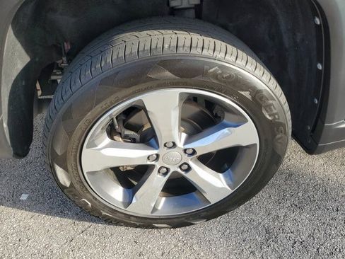 Used 2022 Jeep Grand Cherokee L Limited image 9