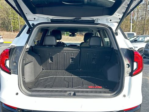 Used 2023 GMC Terrain SLT w/ Elevation Edition image 16