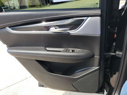 Used 2020 Cadillac XT5 Premium Luxury image 16