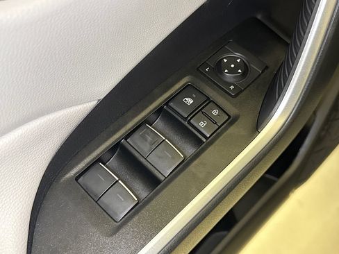 Used 2025 Toyota RAV4 XLE w/ Convenience Package FWD image 20