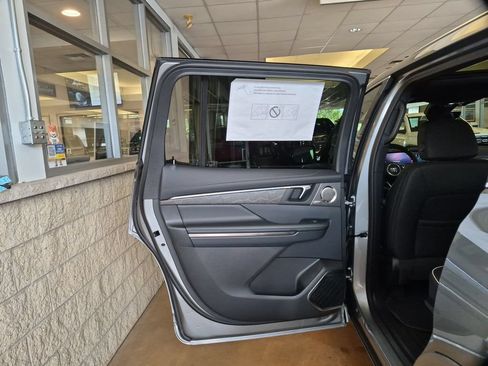 New 2027 Buick Enclave Avenir w/ LPO, Floor Liner Package AWD/4WD image 30