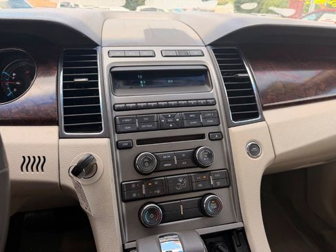 Used 2011 Ford Taurus SEL FWD image 7