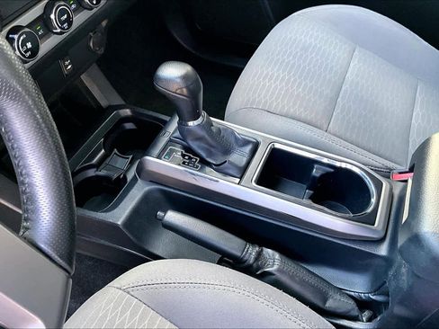 Used 2017 Toyota Tacoma SR5 w/ Tow Package image 16