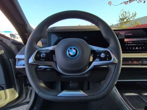 Used 2025 BMW i7 eDrive50 RWD image 25