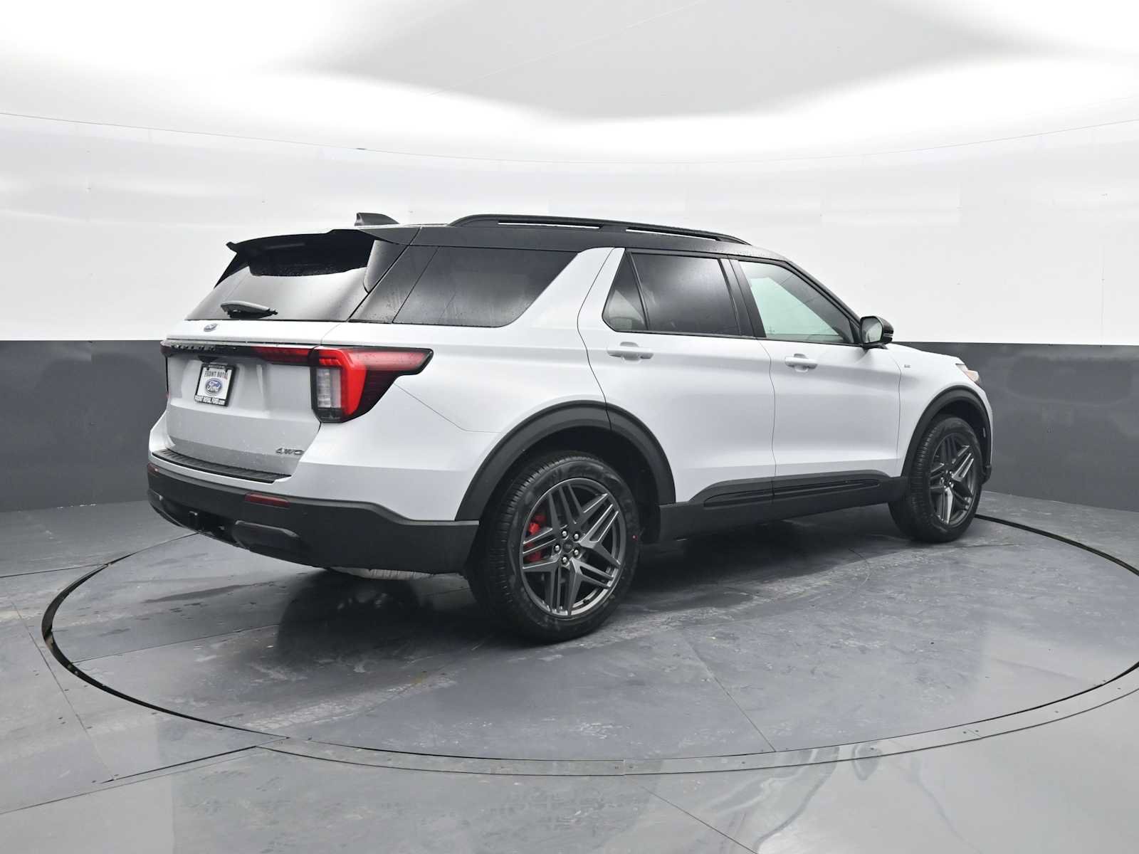 New 2026 Ford Explorer ST-Line w/ ST-Line Street Pack AWD/4WD image 8