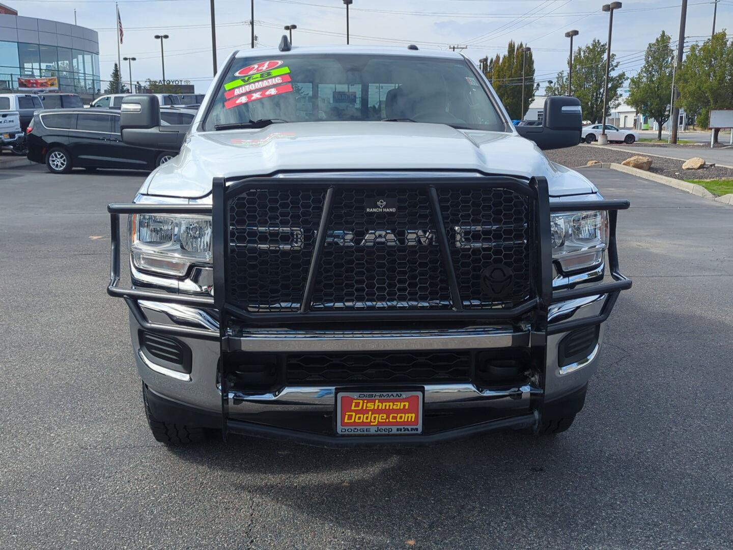 Used 2024 RAM 2500 Tradesman w/ Chrome Appearance Group AWD/4WD image 2