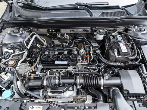 Used 2018 Honda Accord Touring image 35