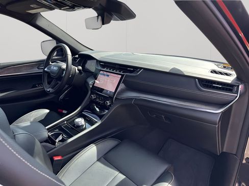 Used 2023 Jeep Grand Cherokee Overland w/ Adv Protech Group III image 14