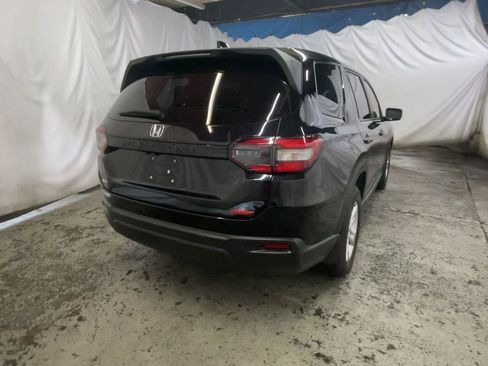 Used 2023 Honda Pilot LX image 7
