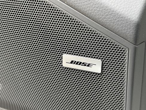 Certified 2022 Porsche Cayenne Platinum Edition image 31