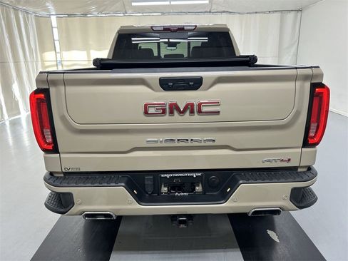 Certified 2022 GMC Sierra 1500 AT4 w/ AT4 Premium Package image 20