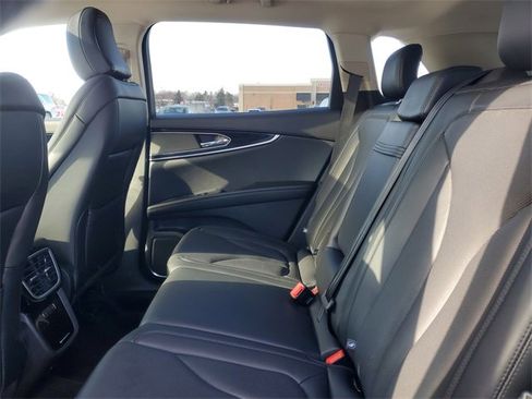 Certified 2023 Lincoln Nautilus Reserve image 33