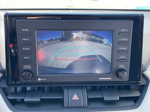 Used 2021 Toyota RAV4 XLE image 19