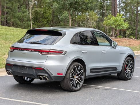 Certified 2022 Porsche Macan S AWD/4WD image 30