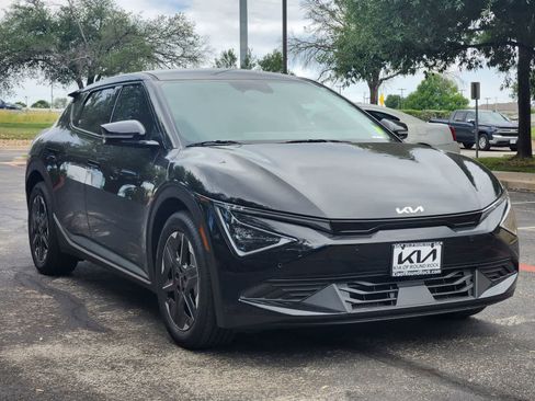 New 2025 Kia EV6 Light image 2