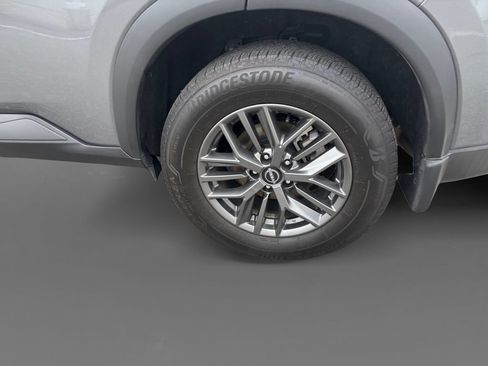Used 2025 Nissan Rogue S FWD image 8