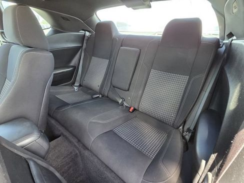 Used 2015 Dodge Challenger SXT RWD image 11