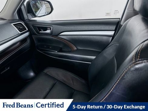 Used 2018 Toyota Highlander XLE image 25