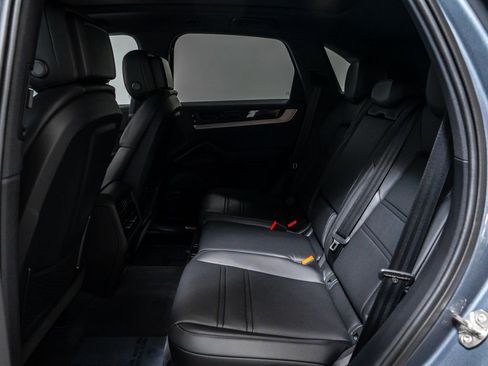 New 2026 Porsche Cayenne S image 33
