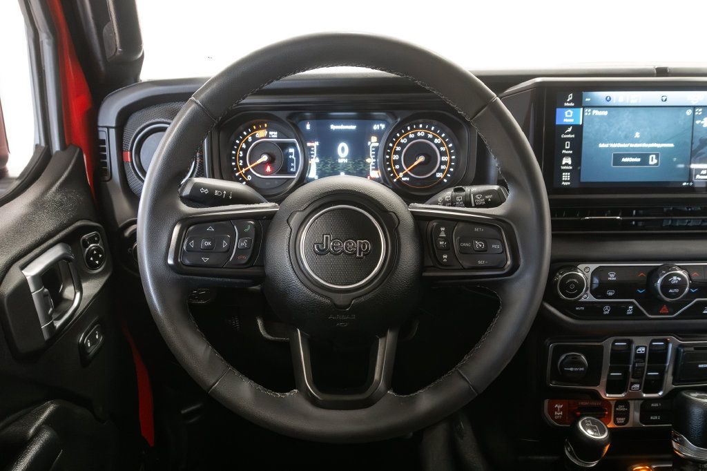 Used 2025 Jeep Wrangler Unlimited Rubicon AWD/4WD image 13