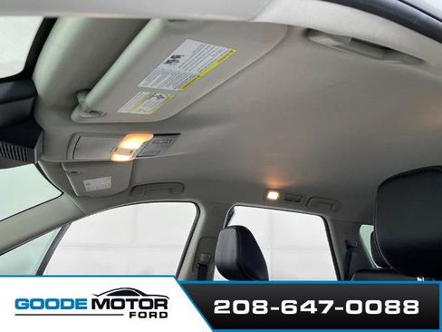 Used 2022 Nissan Pathfinder SL w/ Cargo Package AWD/4WD image 18