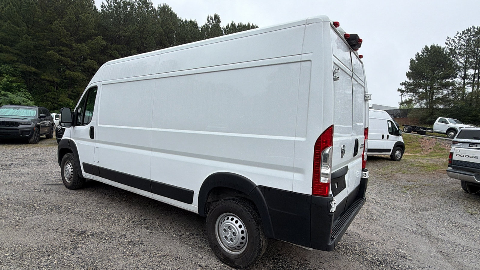 Used 2024 RAM ProMaster 2500 w/ Convenience Group FWD image 10