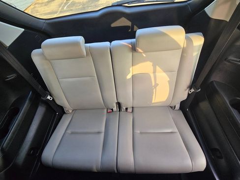 Used 2011 MAZDA CX-9 Grand Touring w/ Moonroof & Bose Audio Pkg FWD image 18