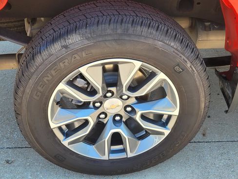 Used 2026 Chevrolet Silverado 1500 LT w/ Leather Package RWD image 7
