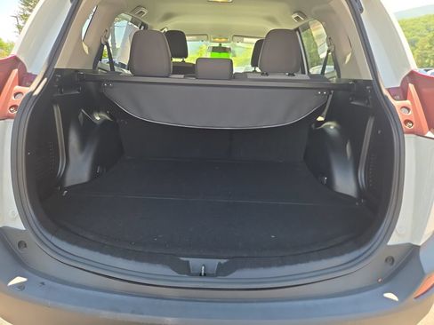 Used 2015 Toyota RAV4 LE AWD/4WD image 6