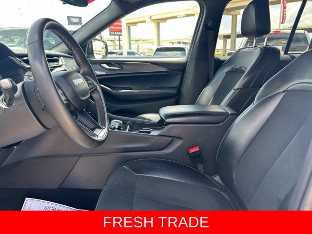 Used 2024 Jeep Grand Cherokee Altitude AWD/4WD image 33