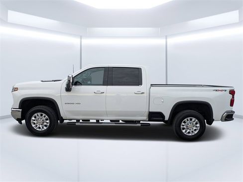 Used 2024 Chevrolet Silverado 2500 LTZ image 6