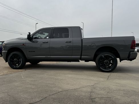 New 2026 RAM 2500 Laramie AWD/4WD image 7