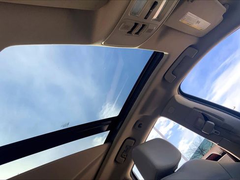 Used 2015 Cadillac SRX Luxury w/ Driver Awareness Package image 13