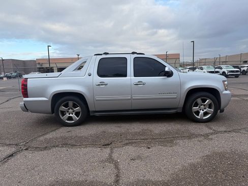 Used 2013 Chevrolet Avalanche LS w/ All-Star Edition image 2