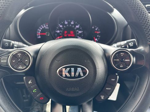 Used 2015 Kia Soul FWD image 34