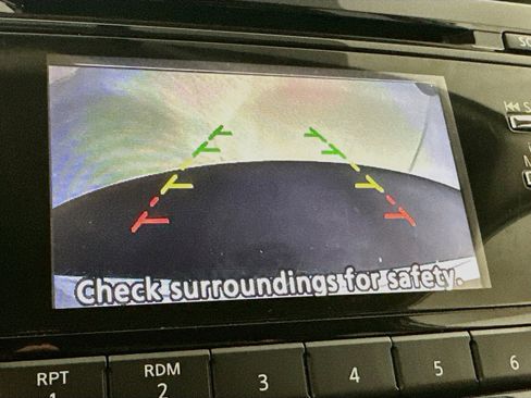 Used 2017 Nissan Rogue SV FWD image 22