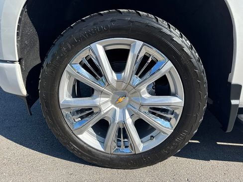 Used 2023 Chevrolet Silverado 1500 High Country w/ High Country Premium Package AWD/4WD image 29