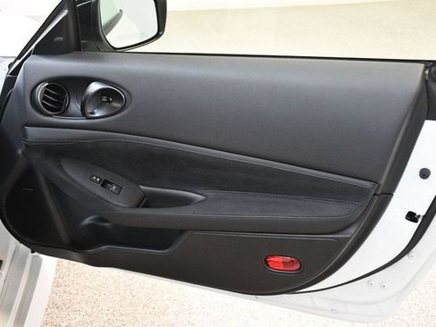 Used 2024 Nissan Z Performance w/ Floor Mat Package RWD image 23