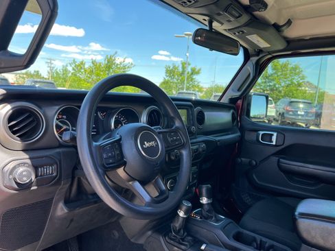 Used 2021 Jeep Gladiator Sport AWD/4WD image 25