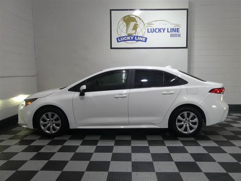 Used 2022 Toyota Corolla LE FWD image 7
