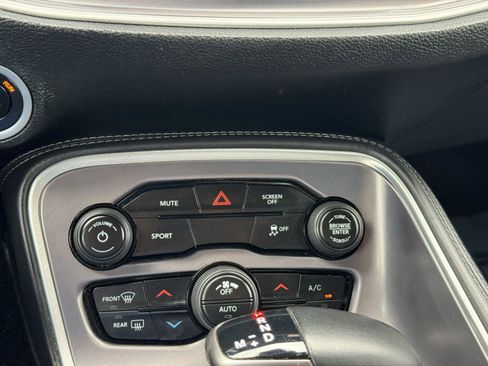Used 2019 Dodge Challenger SXT RWD image 16