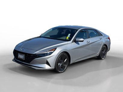 Certified 2022 Hyundai Elantra SEL w/ Preferred Accessory Package