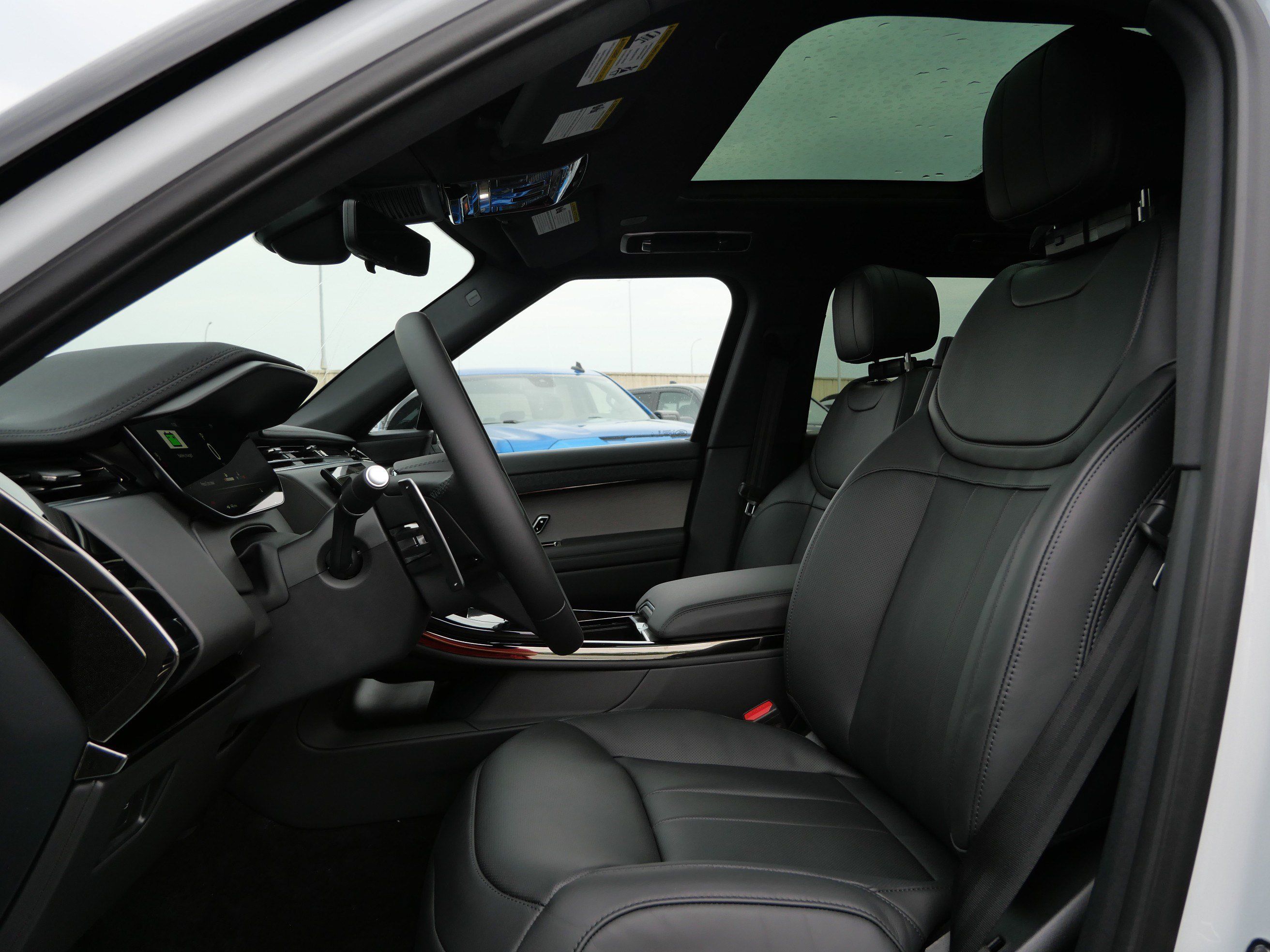 New 2026 Land Rover Range Rover Sport SE AWD/4WD image 3
