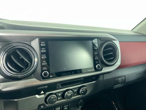 Used 2022 Toyota Tacoma SR5 w/ Technology Package RWD image 21