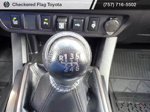 Used 2021 Toyota Tacoma TRD Sport w/ TRD Premium Sport Package AWD/4WD image 24