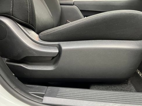 Used 2024 Nissan Rogue S FWD image 29