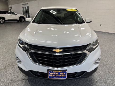 Used 2019 Chevrolet Equinox LT AWD/4WD image 2