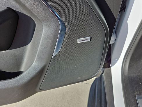 Used 2023 Chevrolet Suburban LT image 32