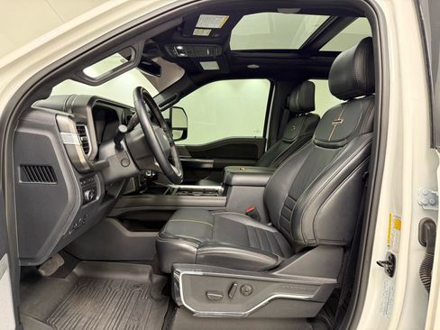 Used 2024 Ford F250 Platinum w/ FX4 Off-Road Package image 21