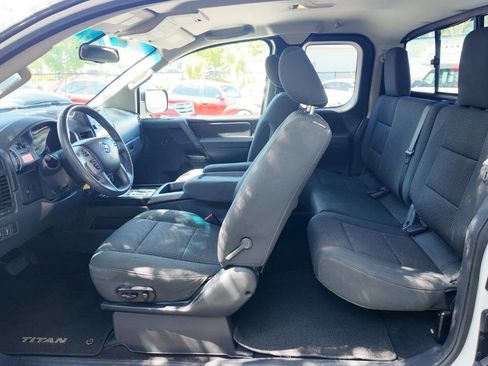 Used 2014 Nissan Titan SV w/ SV Value Truck Package image 11